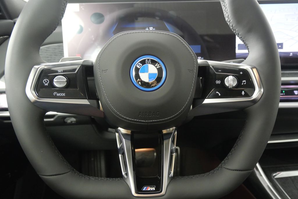 2025 BMW i7 xDrive60 22