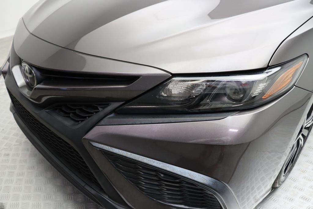 2022 Toyota Camry SE 3