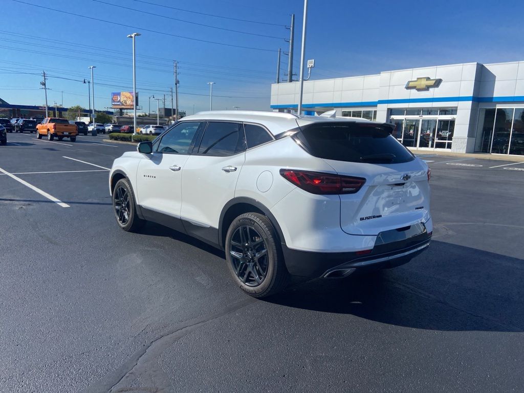 Thumbnail: 2023 Chevrolet Blazer - 3
