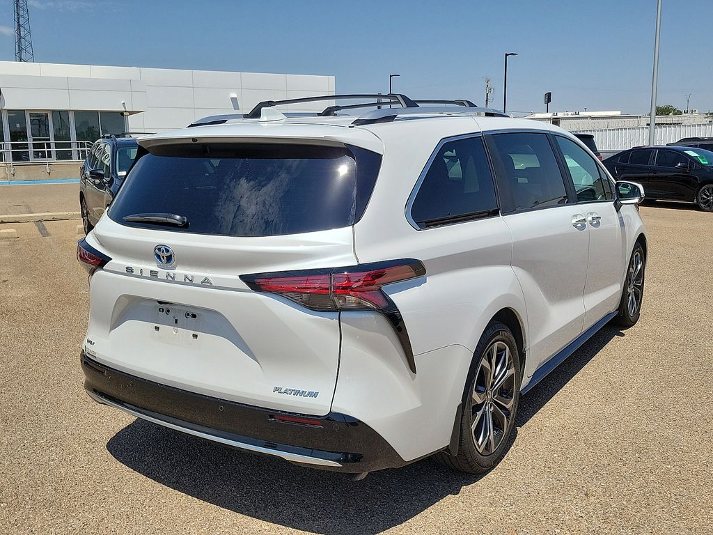 2025 Toyota Sienna Platinum - 9