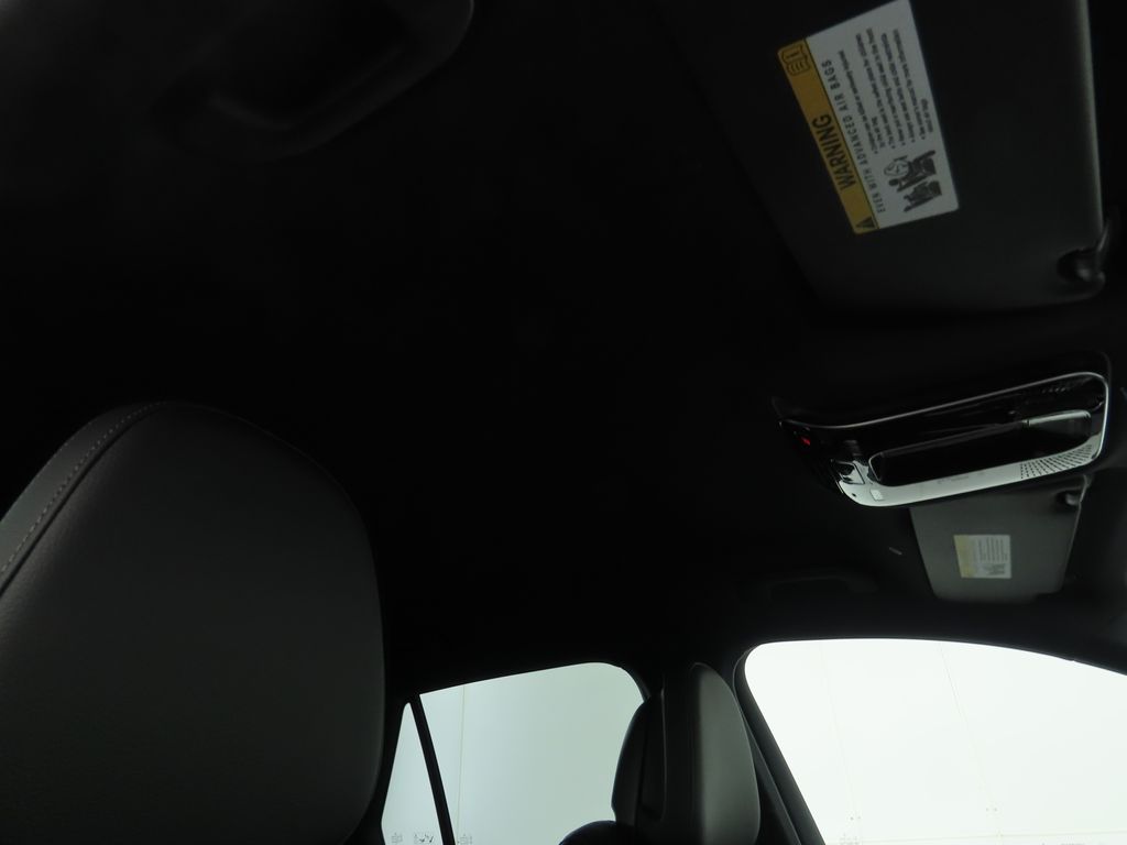 Thumbnail: 2025 Mercedes-Benz GLC - 18