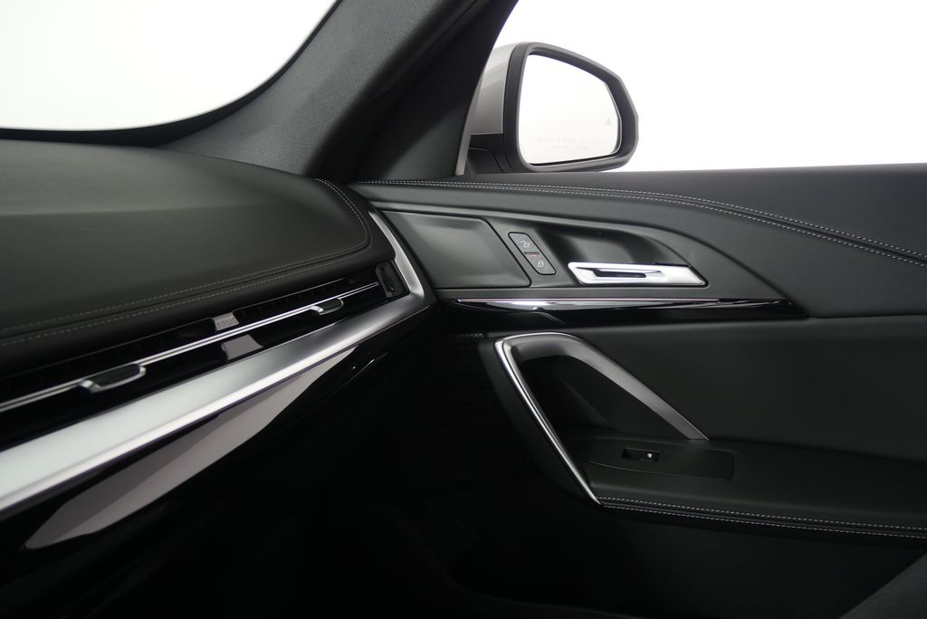 Thumbnail: 2025 BMW X1 - 22