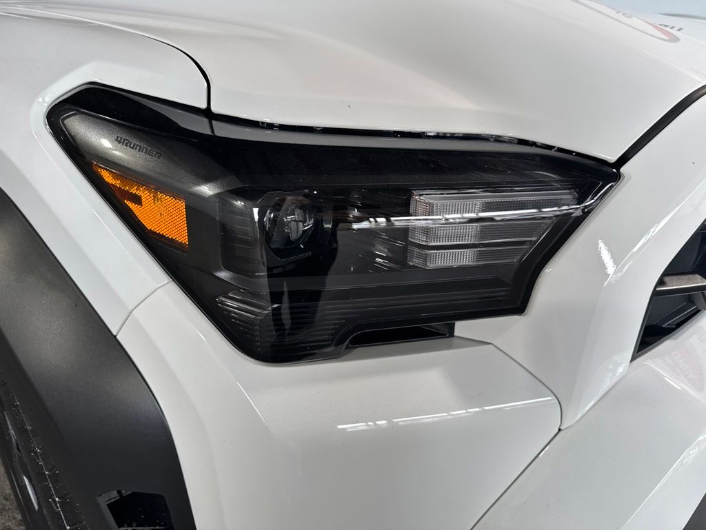 Thumbnail: 2025 Toyota 4Runner - 10