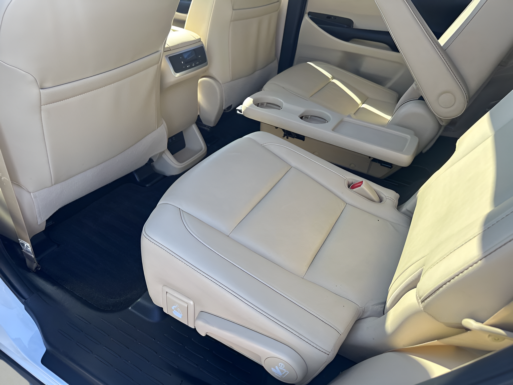 Used Car 2019 Toyota Highlander  Xle For Sale Under $25,000 In Austin, Texas