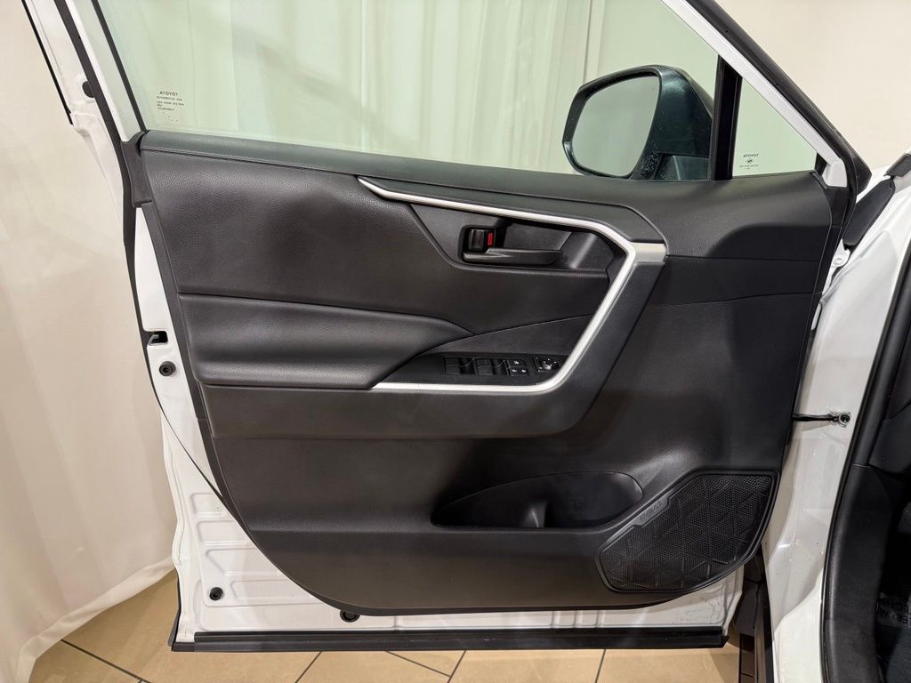Thumbnail: 2024 Toyota RAV4 - 15