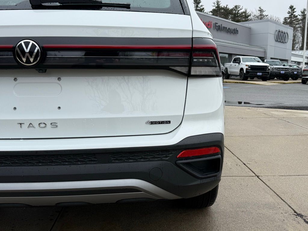 New 2026 White Volkswagen 1.5T S image 15