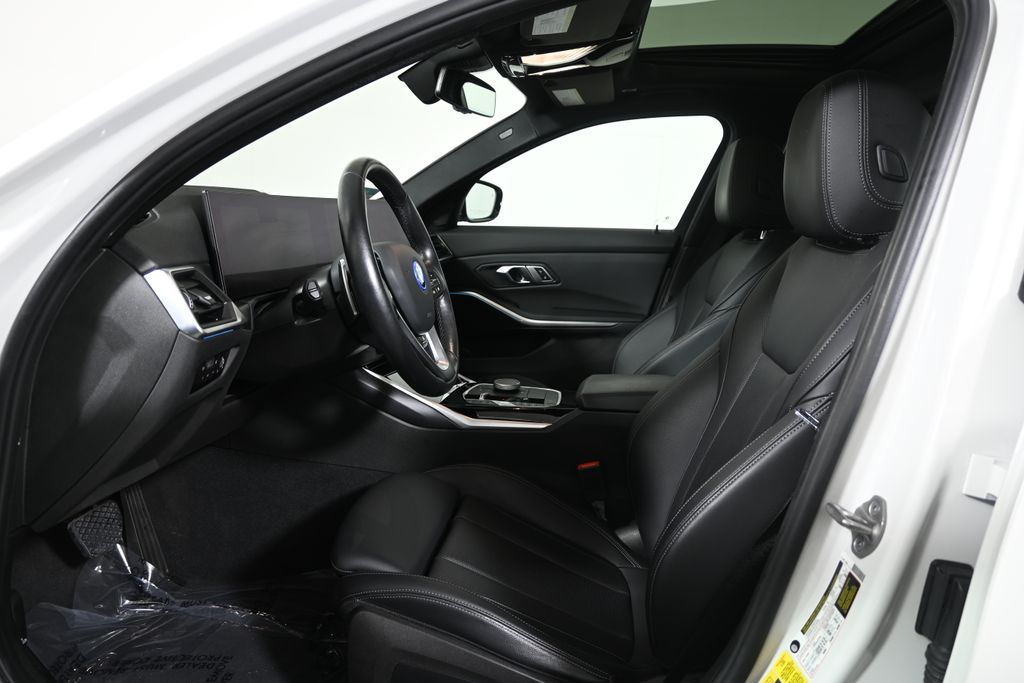 Thumbnail: 2023 BMW 3 Series - 3