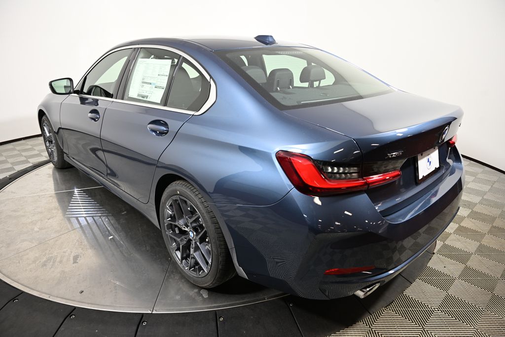 Thumbnail: 2025 BMW 3 Series - 3