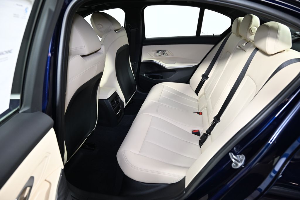 Thumbnail: 2026 BMW 3 Series - 24