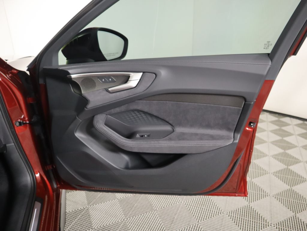 Thumbnail: 2025 Audi S5 - 27