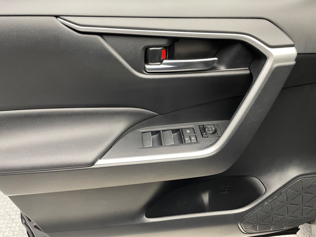2023 Toyota RAV4 Prime SE 9