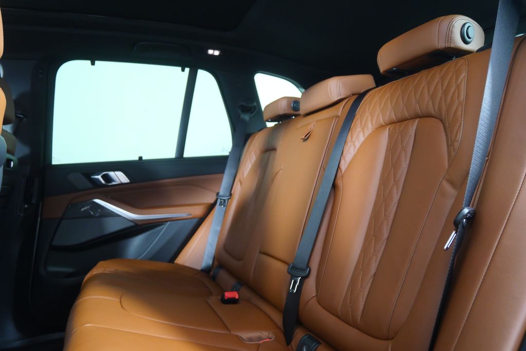 Thumbnail: 2026 BMW X5 - 16