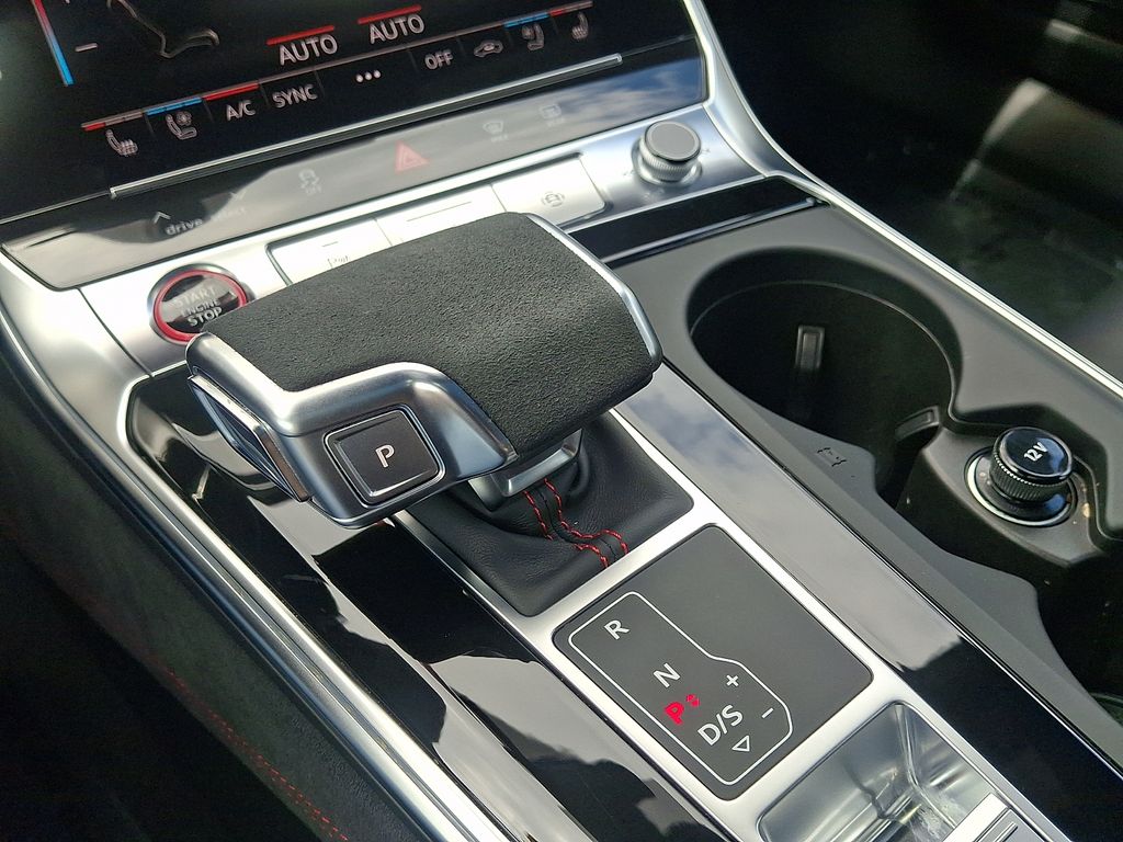 Thumbnail: 2026 Audi RS 6 - 15