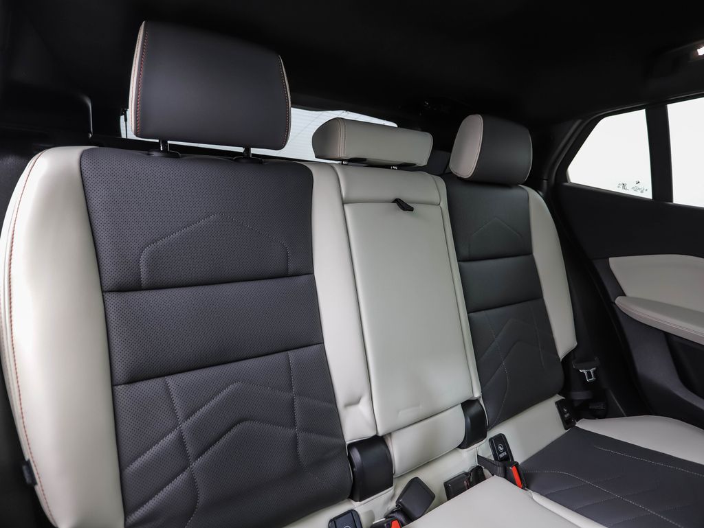 Thumbnail: 2025 BMW X2 - 27