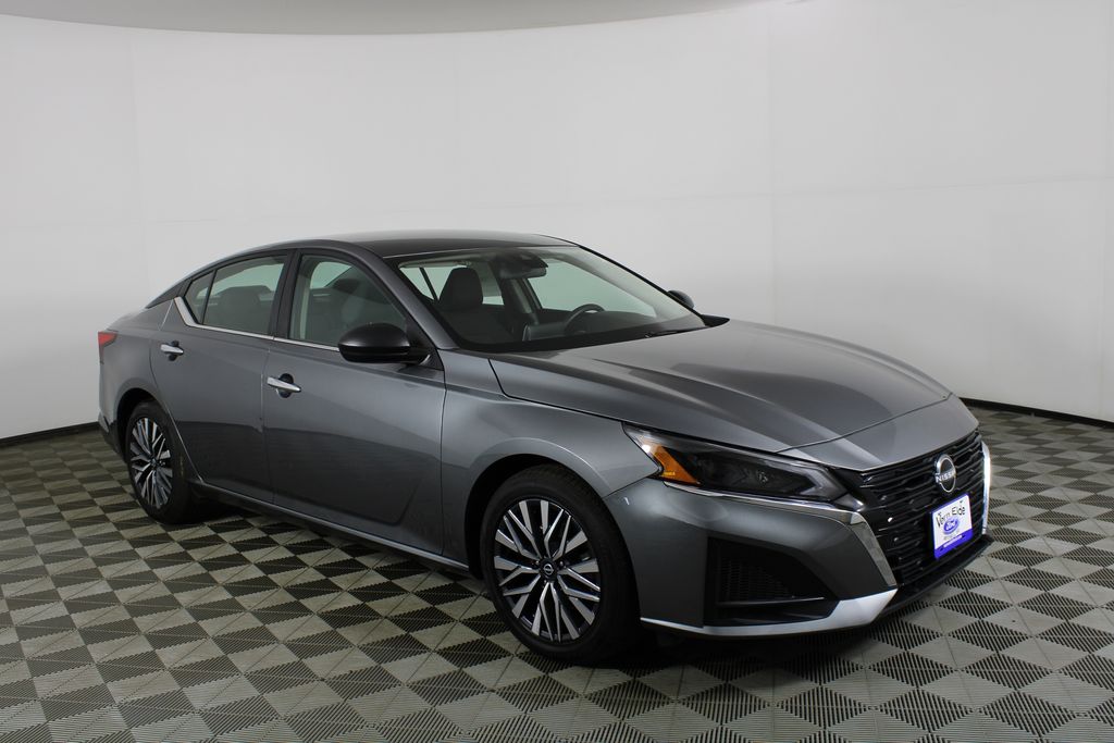 Gray (Gun Metallic) 2025 Nissan Altima Sedan Front-Wheel Drive Continuously Variable Transmission