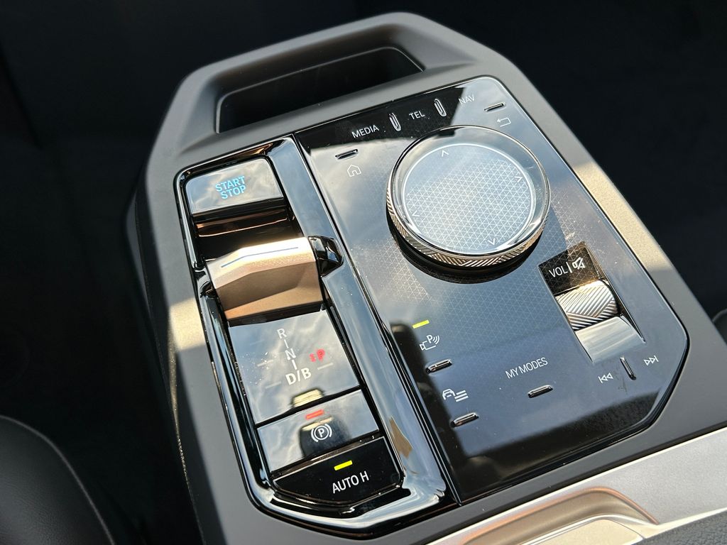 Thumbnail: 2026 BMW iX - 27