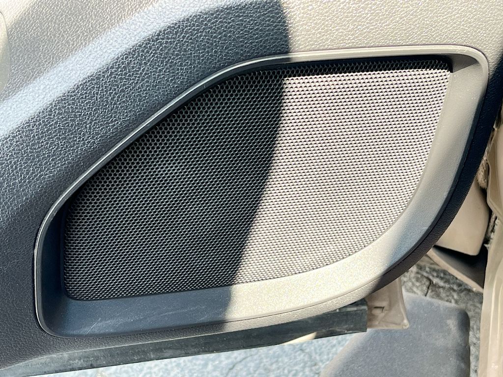 Used 2021 Beige Nissan PRO-4X image 19