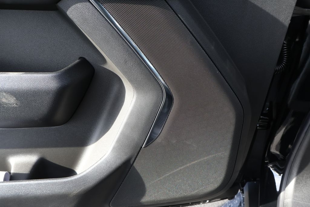 2025 Chevrolet Tahoe LS 14