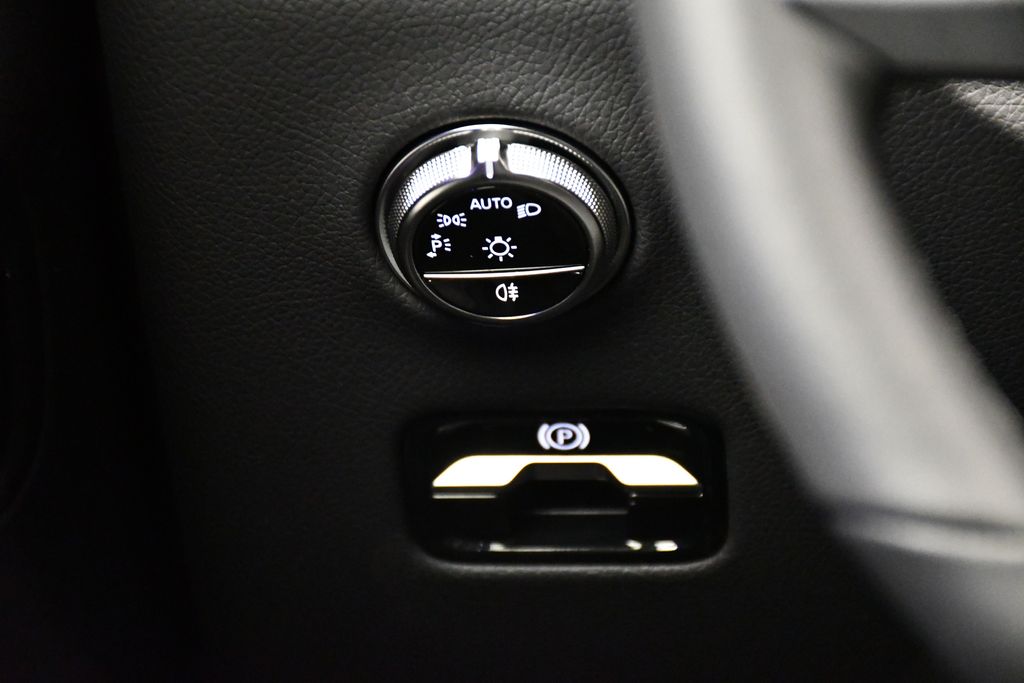 Thumbnail: 2025 Mercedes-Benz GLC - 20