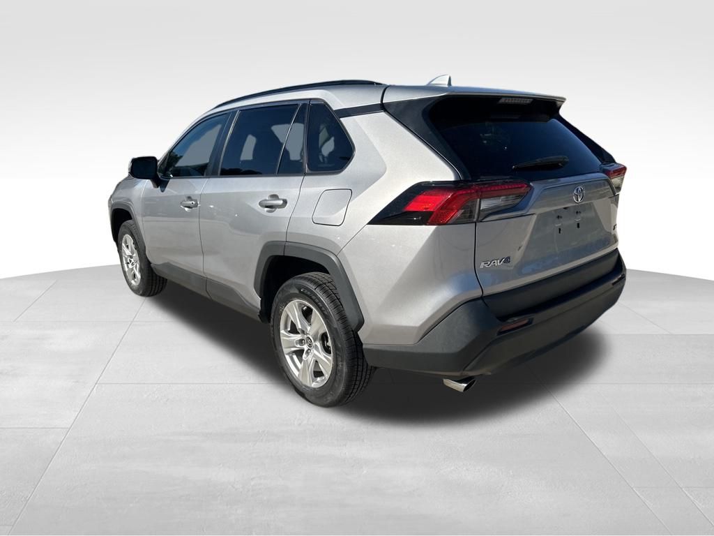 2021 Toyota RAV4 XLE 6