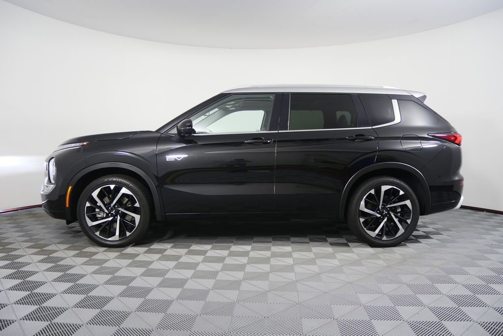 Thumbnail: 2024 Mitsubishi Outlander - 6