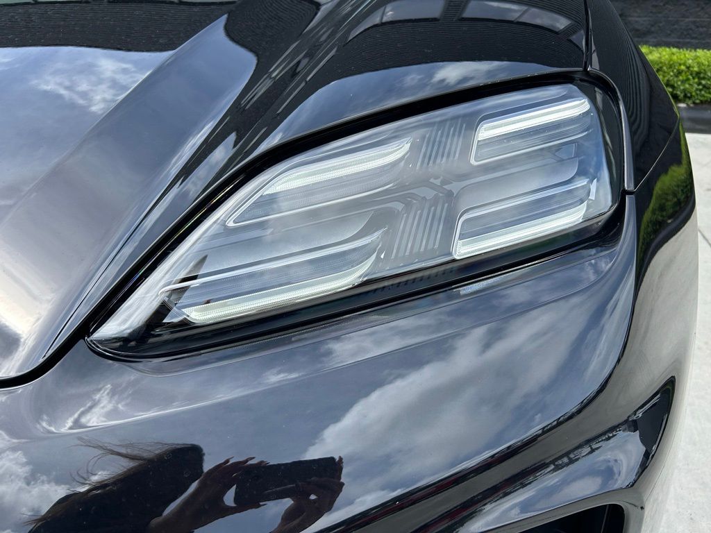Thumbnail: 2025 Porsche Macan - 13