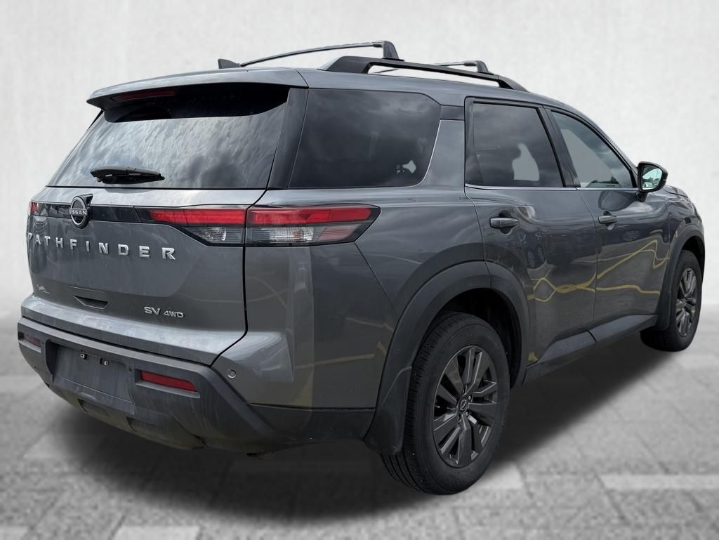 View vehicle photo 4