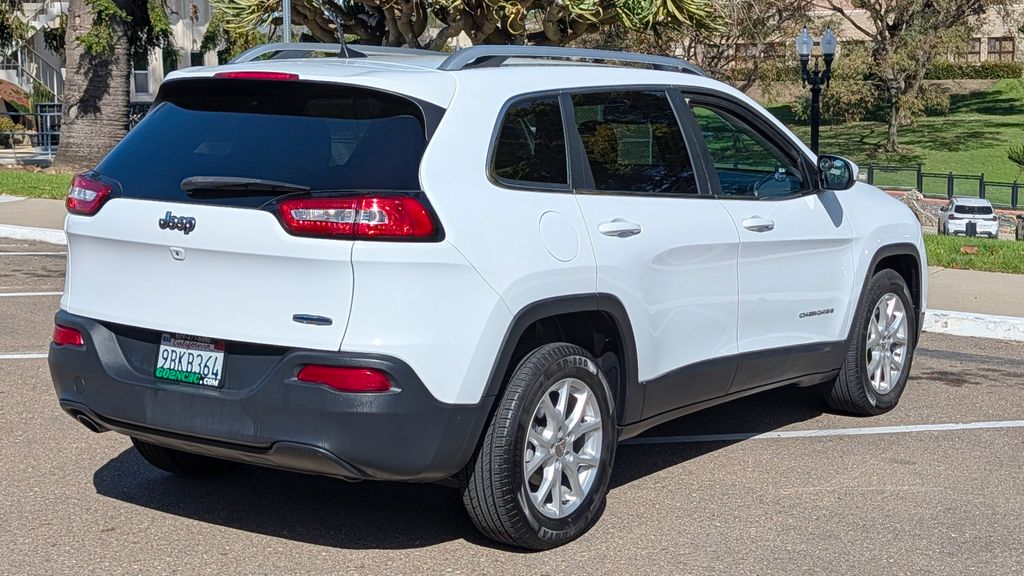 Used 2018 Jeep Cherokee Latitude 4D Sport Utility