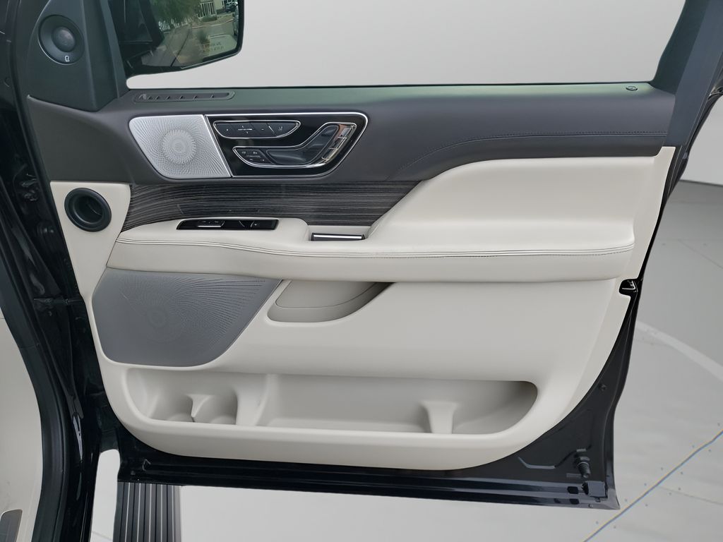 Used Car 2021 Lincoln Navigator  Black Label For Sale Under $50,000 In Austin, Texas