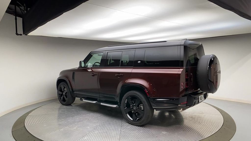 Thumbnail: 2023 Land Rover Defender - 6
