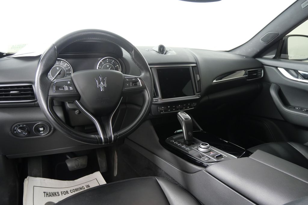 2021 Maserati Levante Base 17