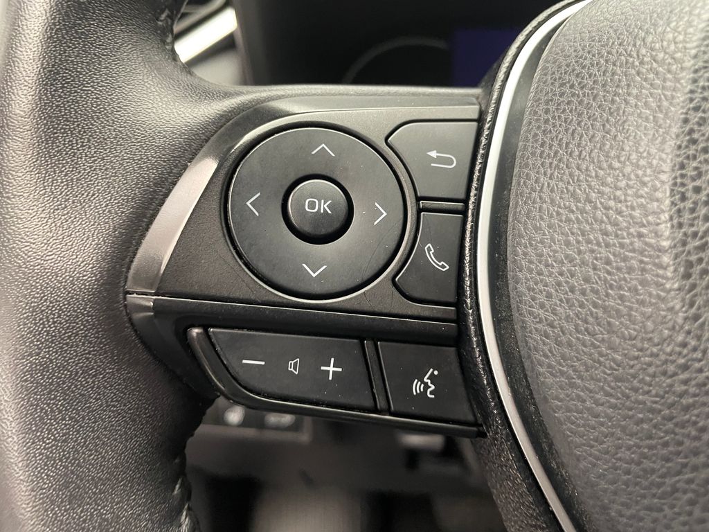 Thumbnail: 2021 Toyota RAV4 - 22