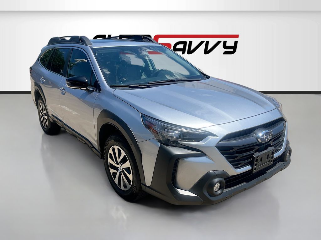 2025 Subaru Outback Premium's photo
