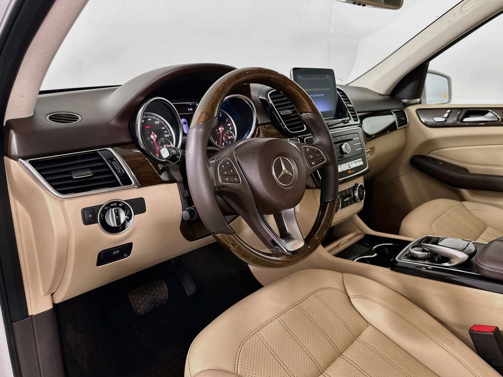 Thumbnail: 2018 Mercedes-Benz GLE - 9