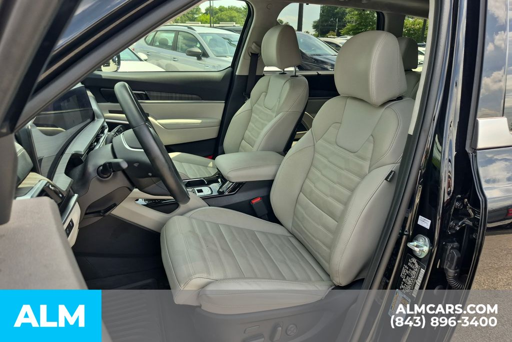 Used 2025 Ebony Black Kia SX-Prestige image 16
