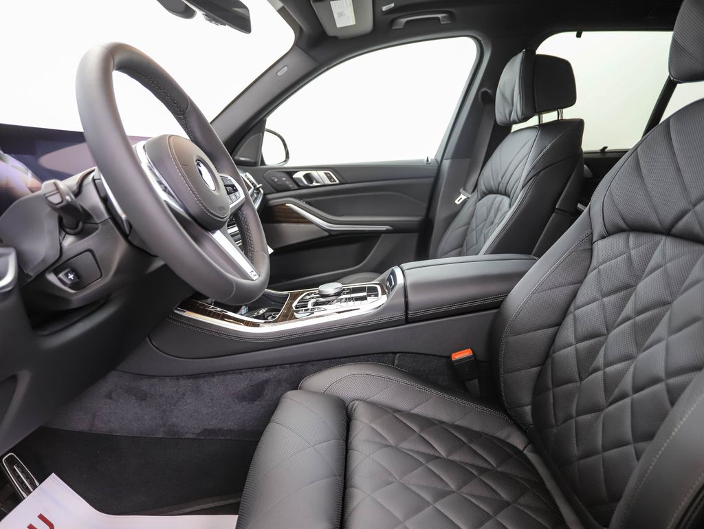 Thumbnail: 2026 BMW X5 - 11