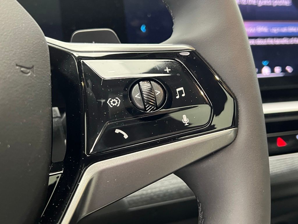 Thumbnail: 2025 BMW 5 Series - 18