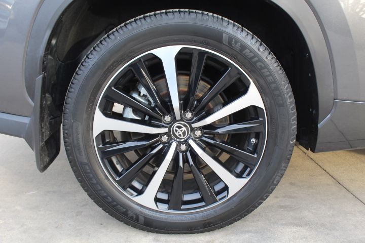 Used Car 2022 Toyota Highlander  Xse For Sale Under $35,000 In Georgetown, Texas