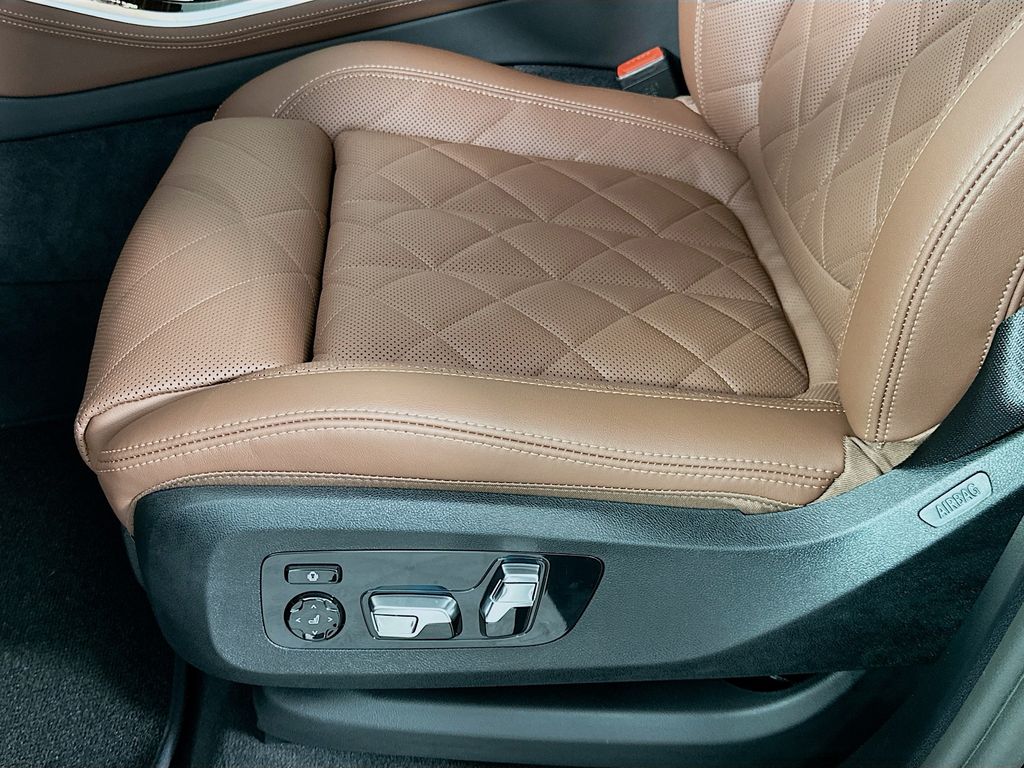 Thumbnail: 2026 BMW X5 - 21