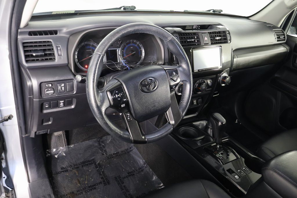 Thumbnail: 2017 Toyota 4Runner - 7