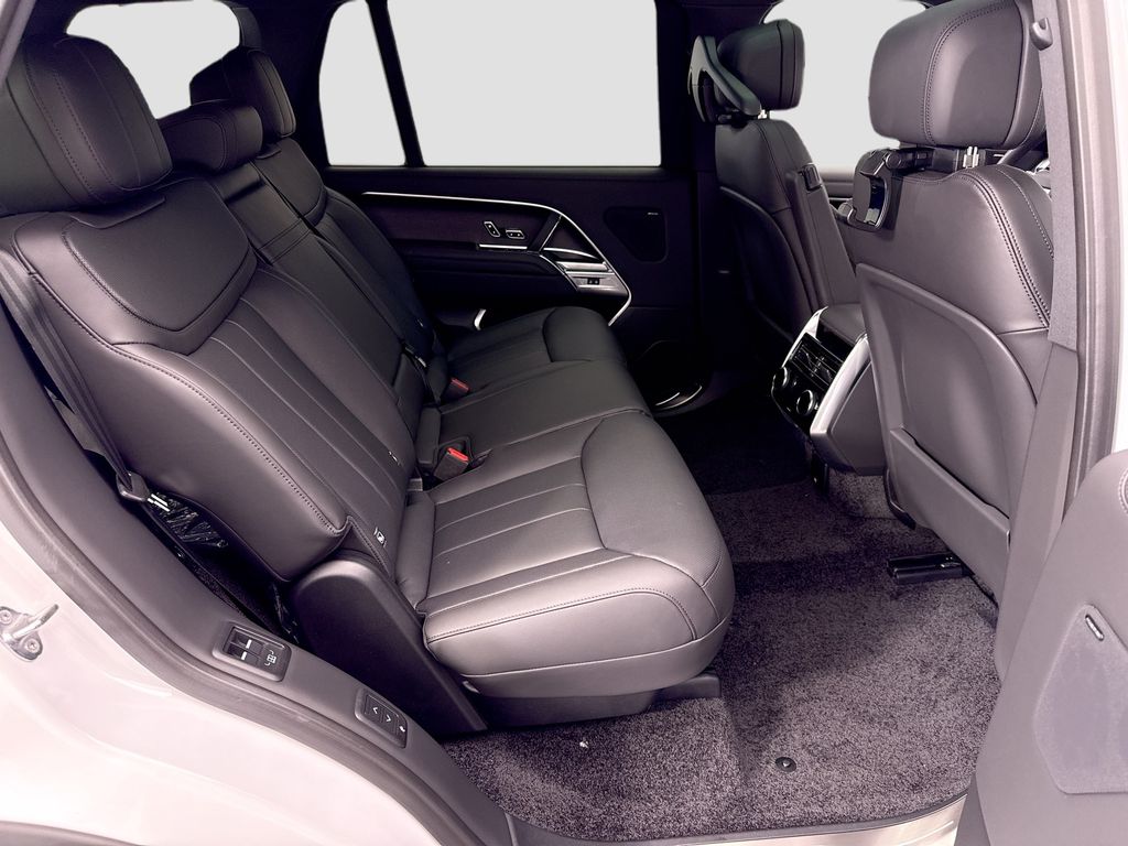 Thumbnail: 2026 Land Rover Range Rover - 21