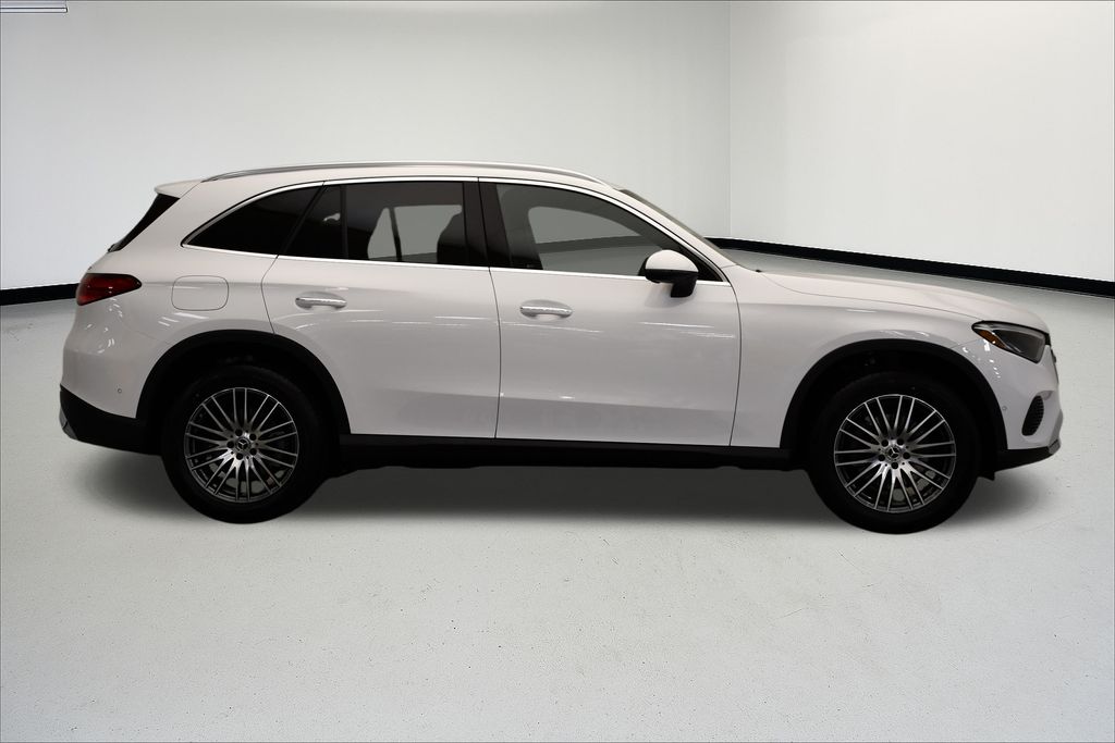 Thumbnail: 2025 Mercedes-Benz GLC - 6