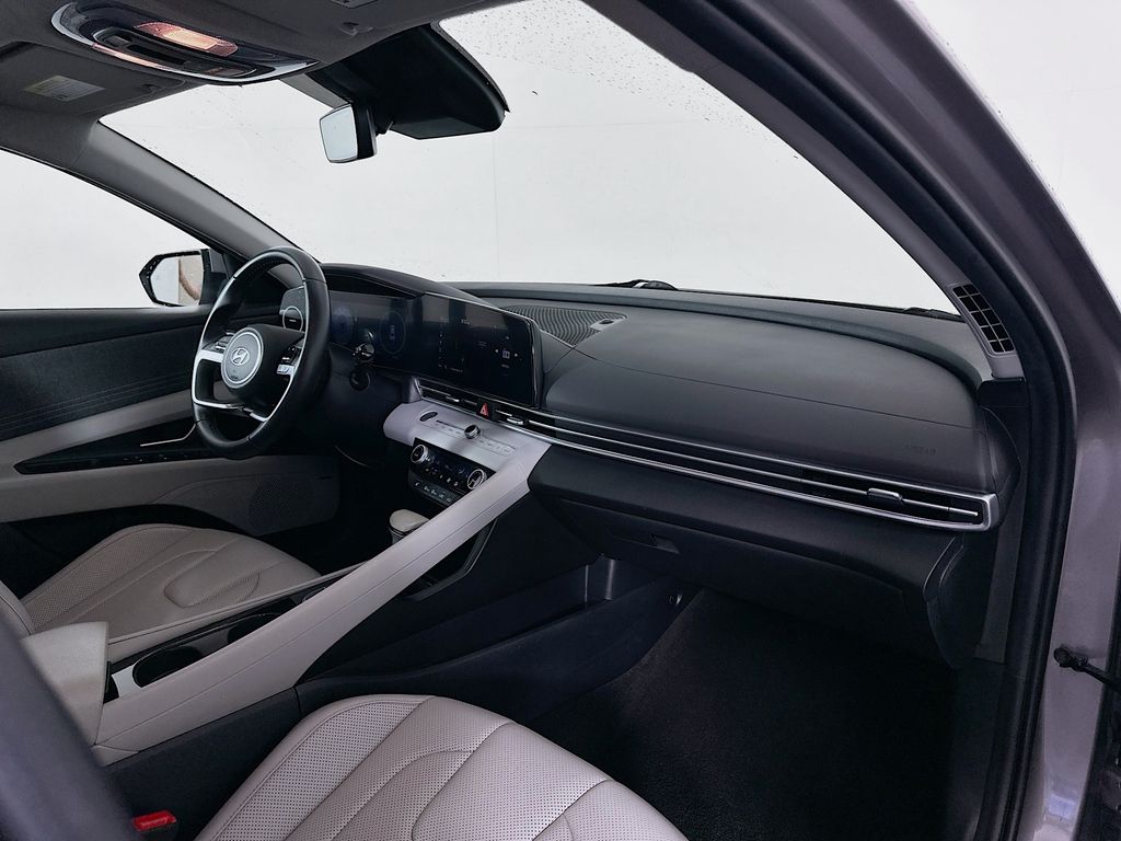 Thumbnail: 2024 Hyundai Elantra - 30