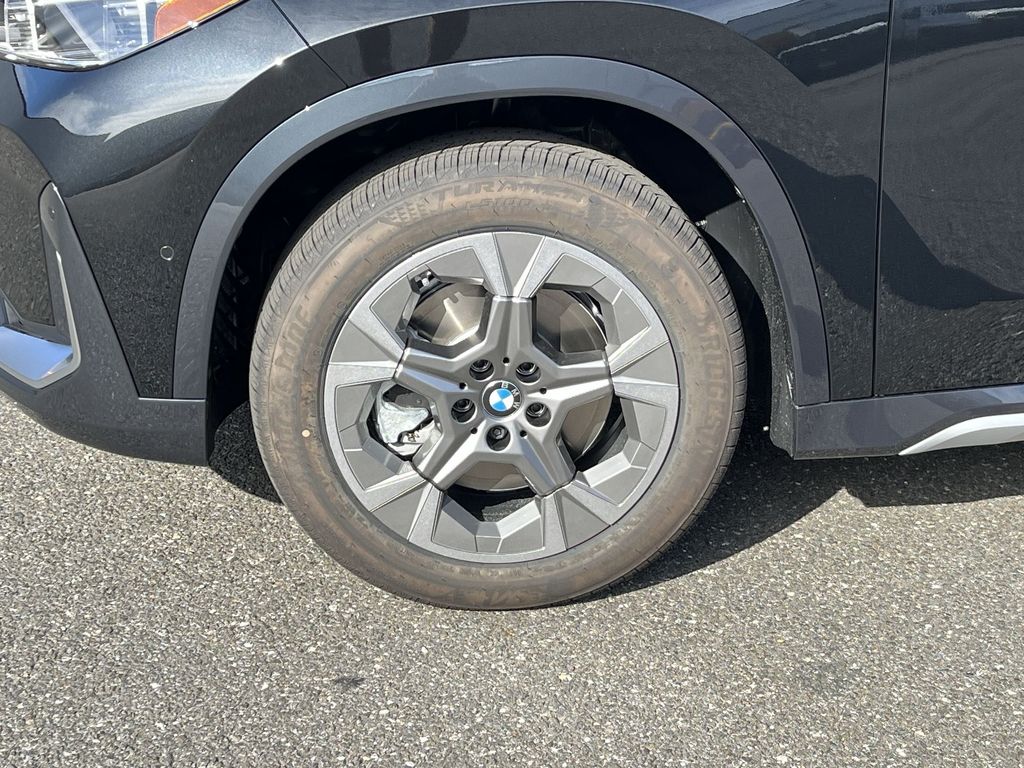 Thumbnail: 2026 BMW X1 - 10