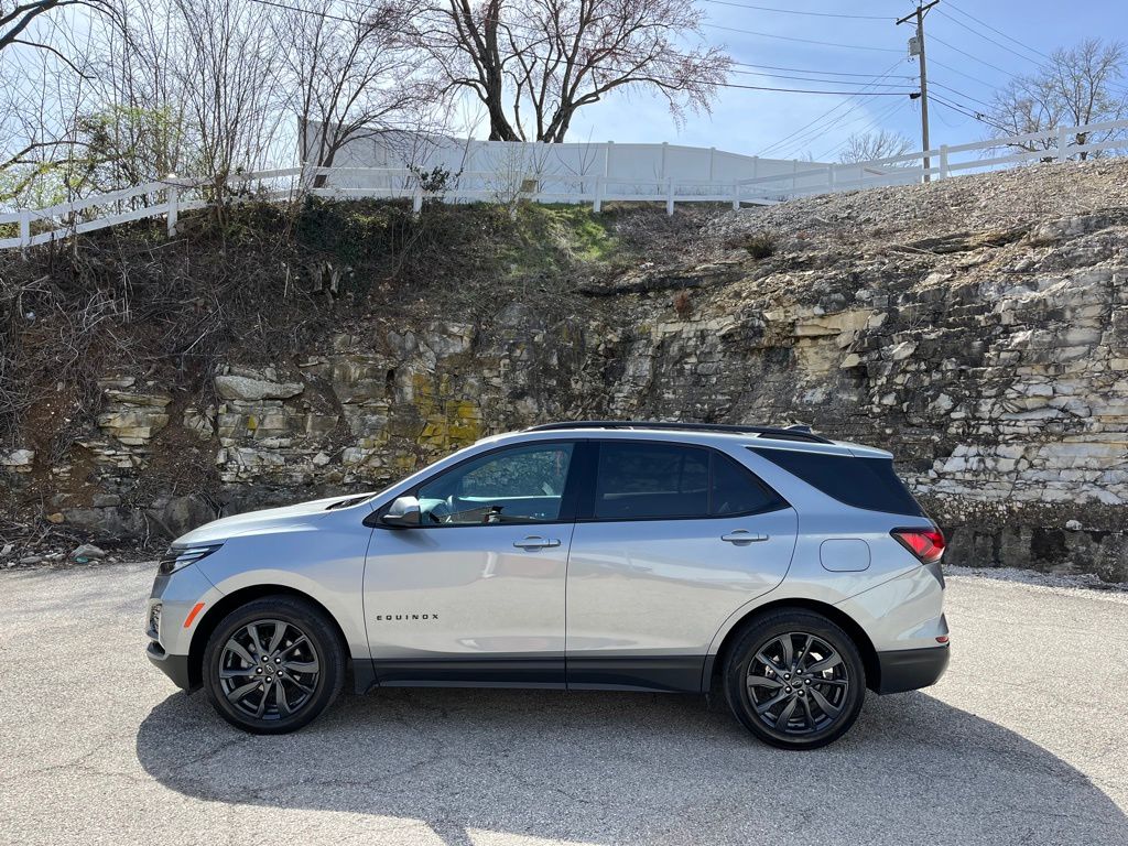 View vehicle photo 3