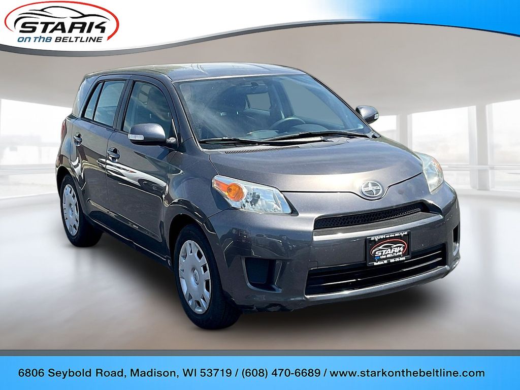 Gray 2010 Scion xD Base Hatchback Front-Wheel Drive 5-Speed Manual Overdrive
