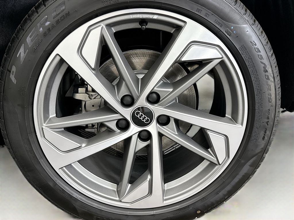 Thumbnail: 2025 Audi Q3 - 29