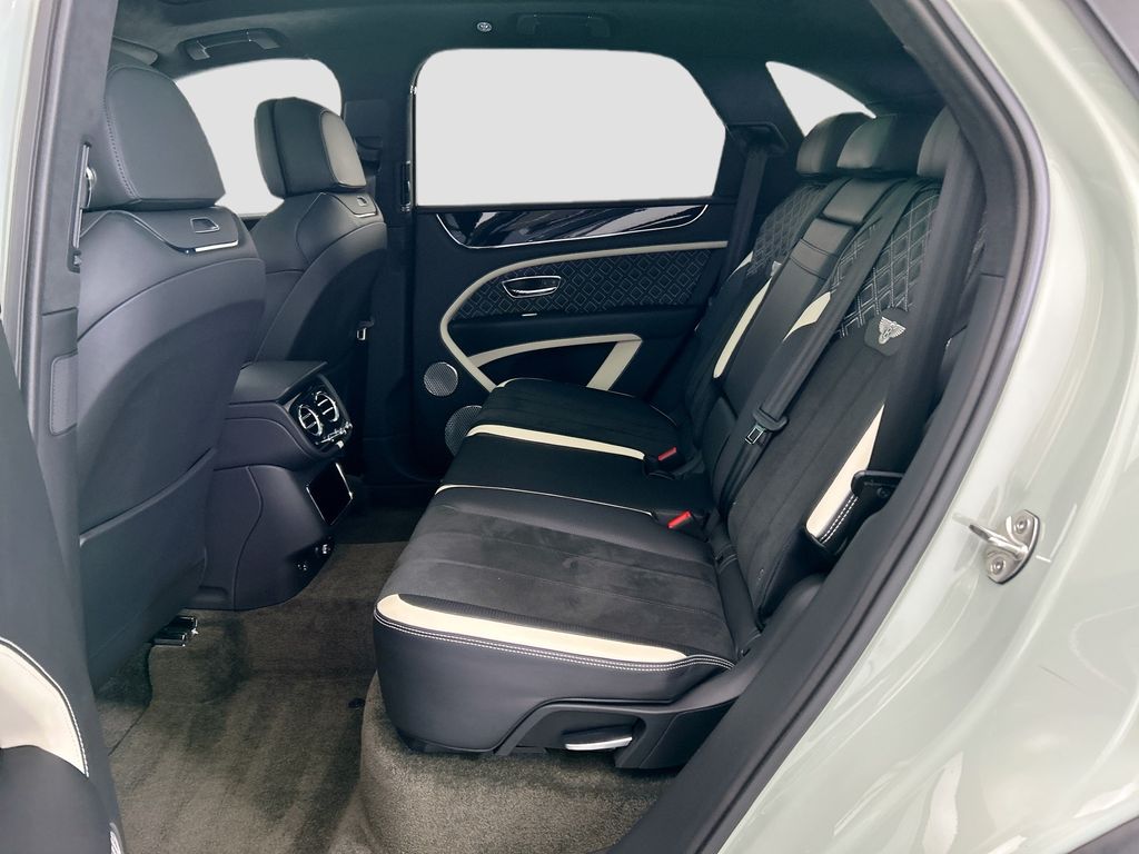 Thumbnail: 2023 Bentley Bentayga - 20