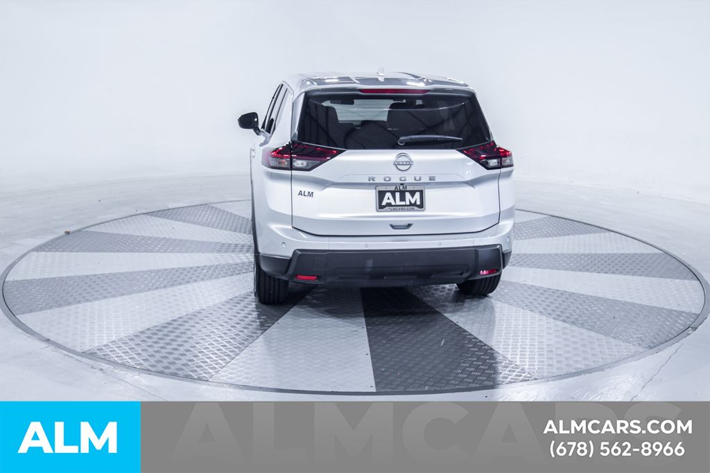 Used 2025 Silver Nissan SV image 8