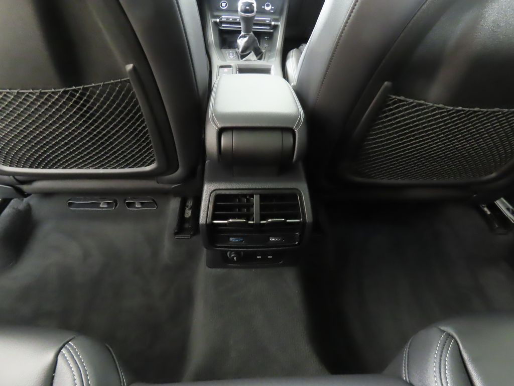 Thumbnail: 2025 Audi Q3 - 27